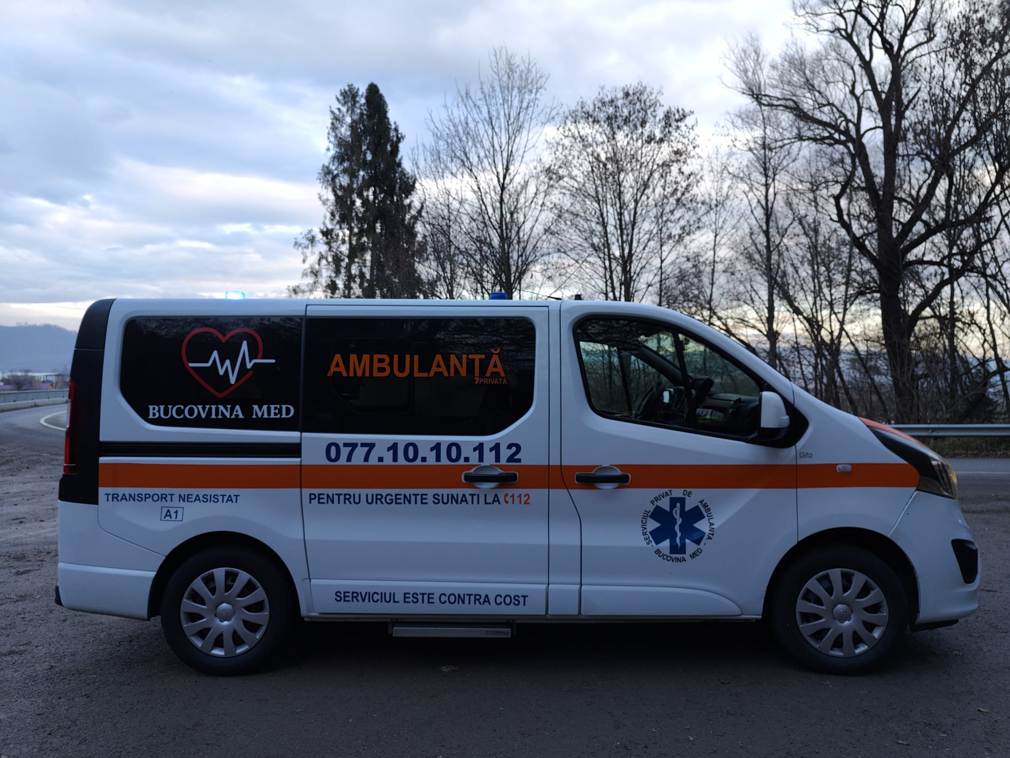 Ambulanță Bucovina Med - vedere laterală
